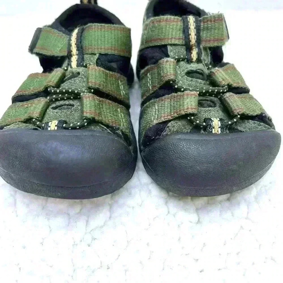 Keen Green Non Marking Closed Toe Velcro Sandal (24M) - Picture 7 of 12